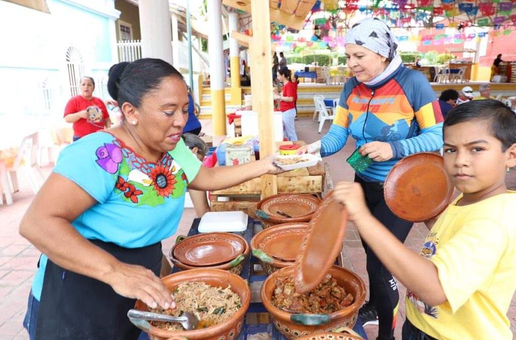 La Noria celebra su quinto Tianguis Gastronómico y Artesanal con música, baile y reconocimientos